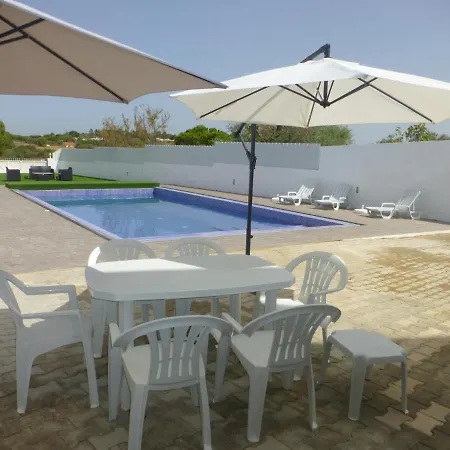 Algarve, 3 Bedroom House With Pool, In Porches Vakantiehuis *