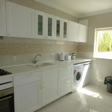 Vakantiehuis Algarve, 3 Bedroom House With Pool, In Porches *