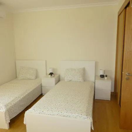 Algarve, 3 Bedroom House With Pool, In Porches Vakantiehuis *