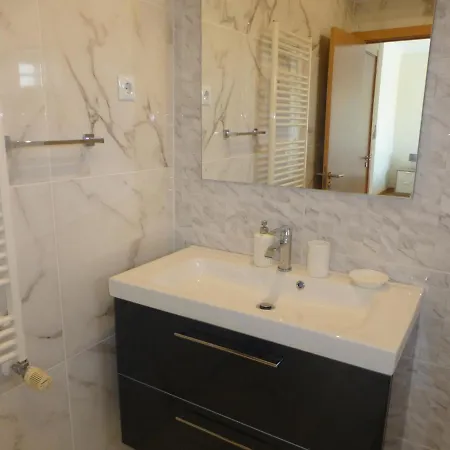 Algarve, 3 Bedroom House With Pool, In Porches Porches (Algarve)