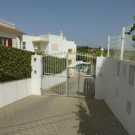 Vakantiehuis Algarve, 3 Bedroom House With Pool, In Porches Porches (Algarve)