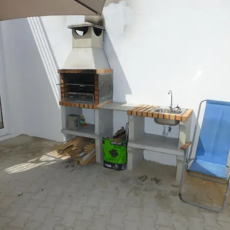 Algarve, 3 Bedroom House With Pool, In Porches بيت للعطل